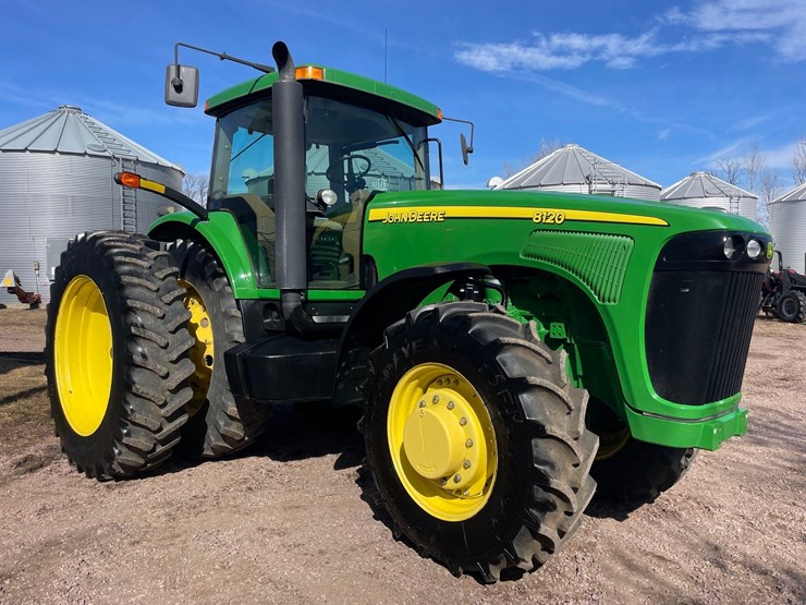 2004-john-deere-8120-image-1