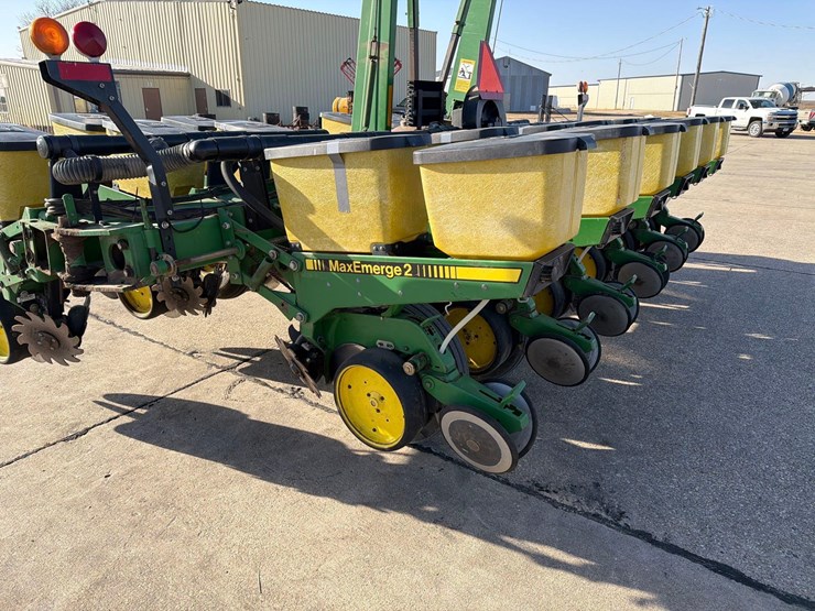 john-deere-7200-image-5