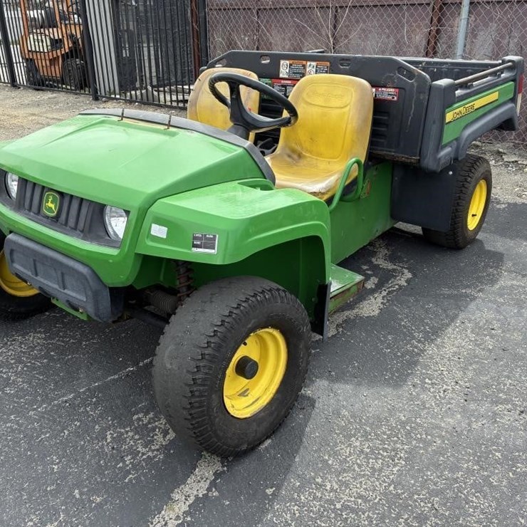 2017 JOHN DEERE GATOR