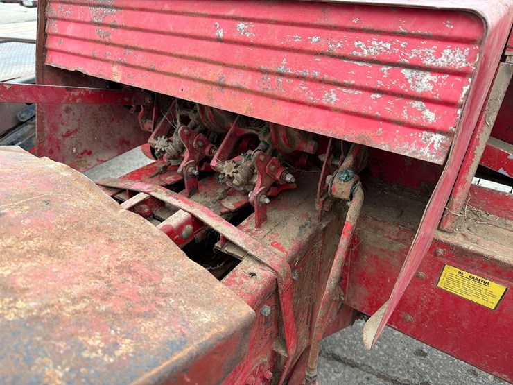 new-holland-271-image-29