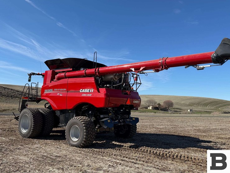 2025-case-ih-8260-image-3