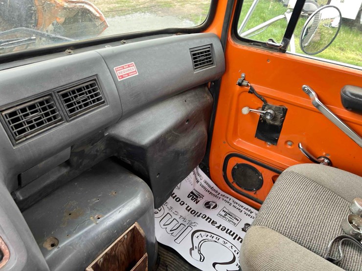 1995-ford-l8000-image-18