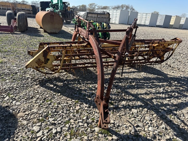 new-holland-256-image-1