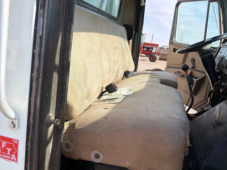 1990-international-4900-image-49