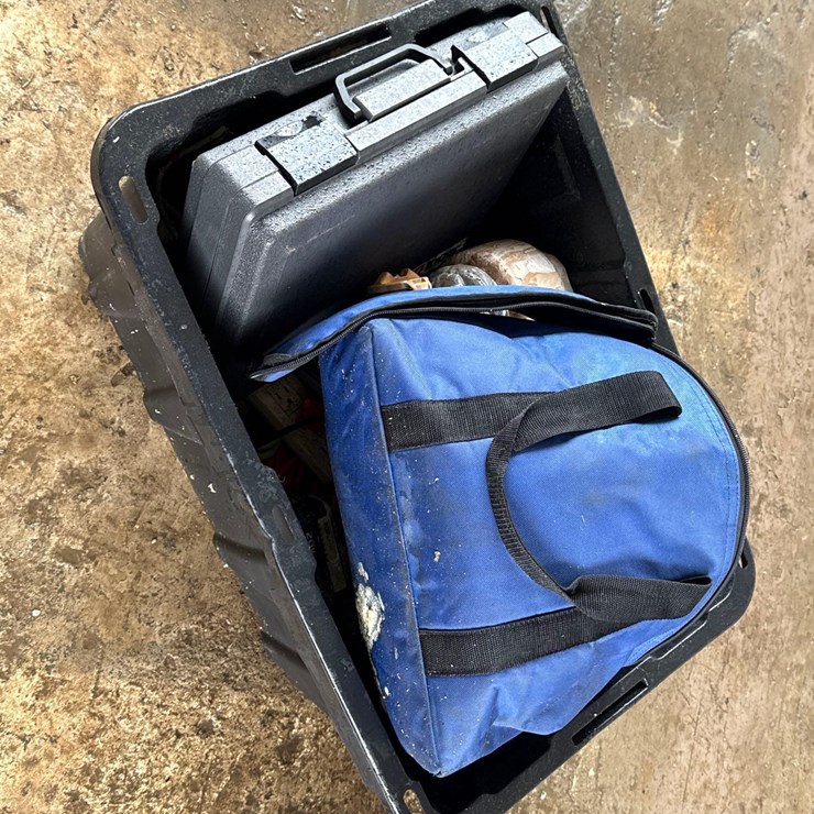 MISC. BOX OF SPRAY GUNS/ DRILLS