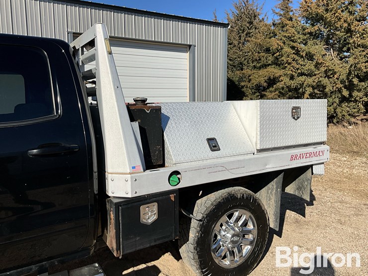 2015-chevrolet-silverado-2500hd-image-9