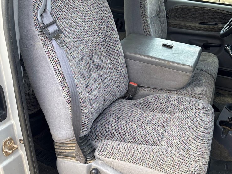 2001-dodge-ram-2500-image-39