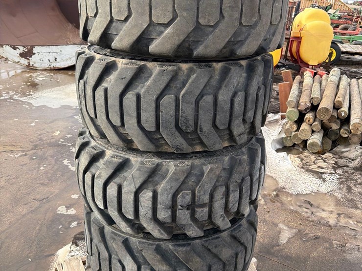 5-14-17.5-skidloader-tires-image-12