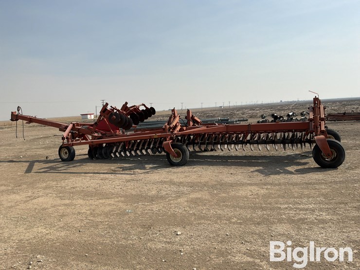 hesston-2410-image-8