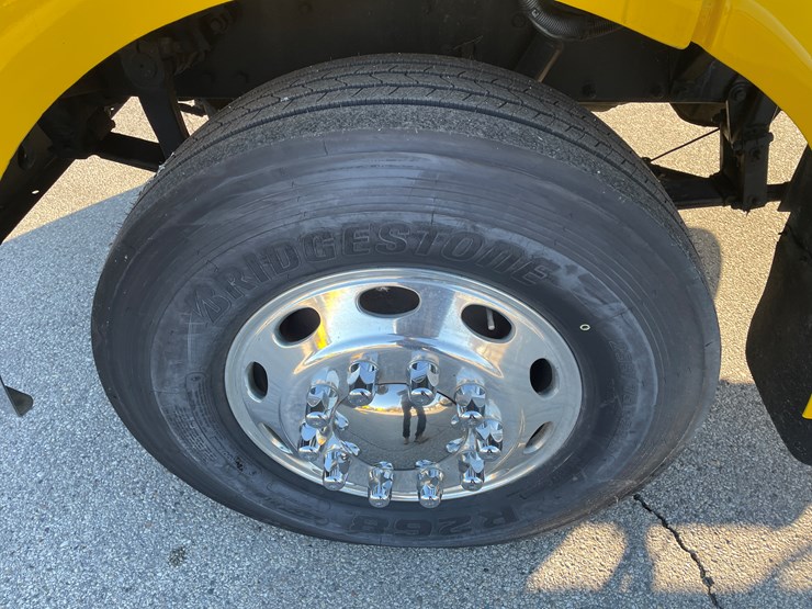 1999-peterbilt-330-image-31