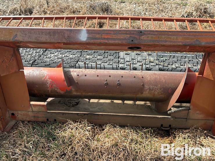 international-810-image-10