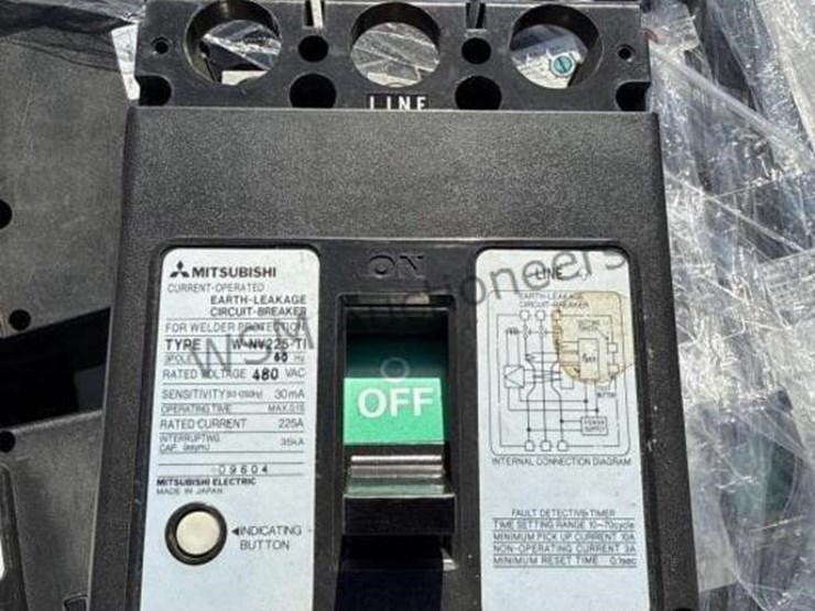 pallet-of-asst-large-breakers-image-8