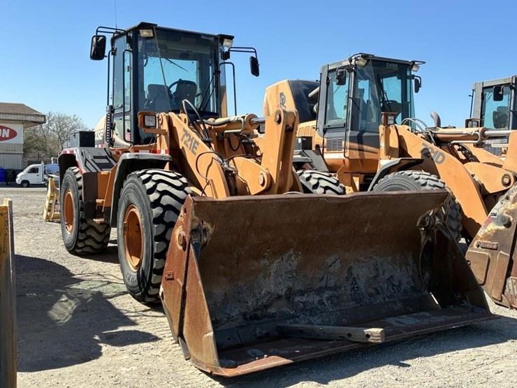 2009-case-721e-image-1