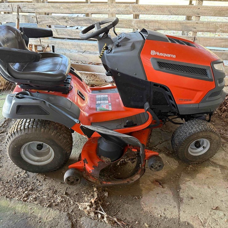 Husqavarna YTH24KY8 Mower