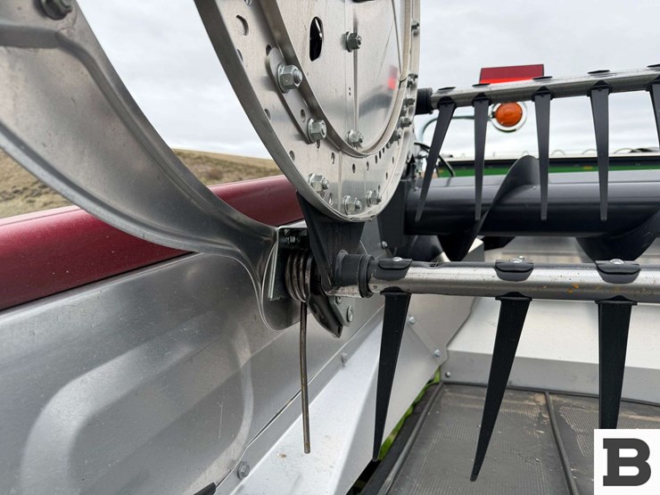 2023-mac-don-fd240-image-47