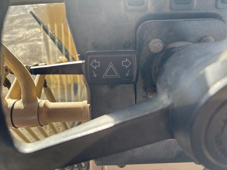 2006-caterpillar-143h-motor-grader-image-39