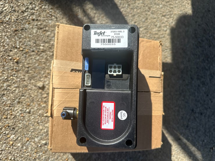 #32797-•-**unused-bowman-agmate-30'-200-gallon-sprayer-image-35