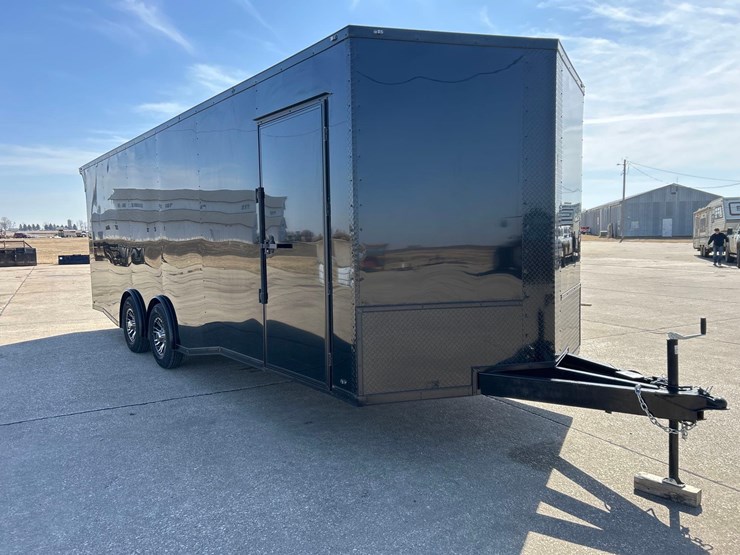 like-new--2025-steel-pines-cargo-llc-8-1/2ft-x-24ft-bumper-hitch-enclosed-trailer--1-owner-image-3