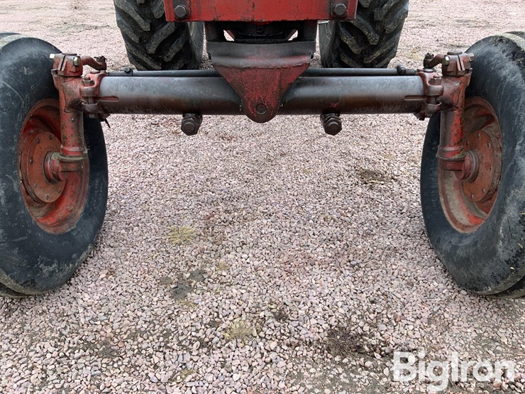 1967-farmall-806-diesel-2wd-tractor-image-19