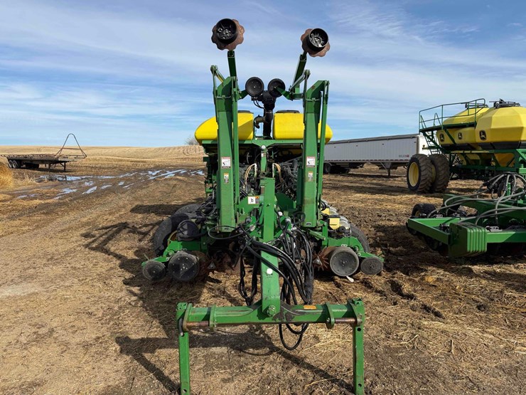 2011-john-deere-1770nt-ccs-image-9