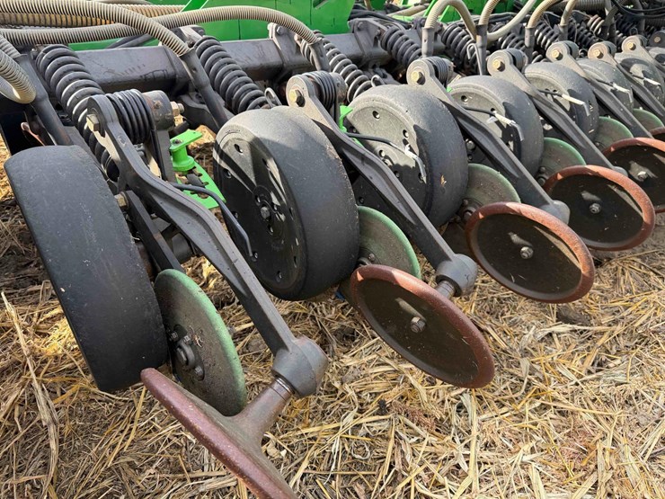 2011-john-deere-1890-image-24