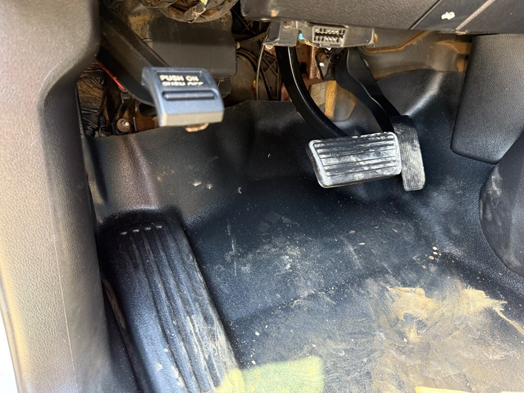 2019-chevrolet-3500hd-image-43