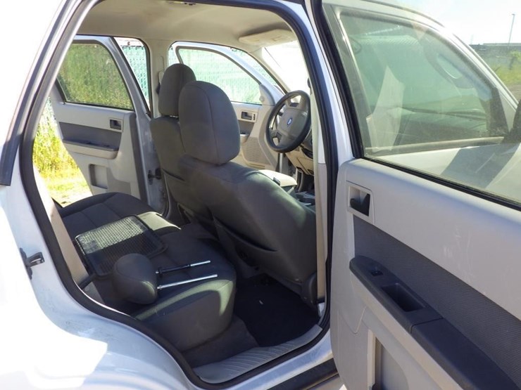 2009-ford-escape-image-8