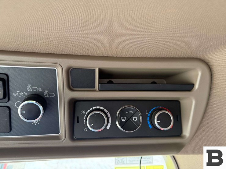 2020-case-ih-8250-image-127