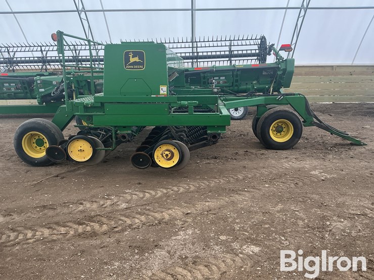 john-deere-750-image-4