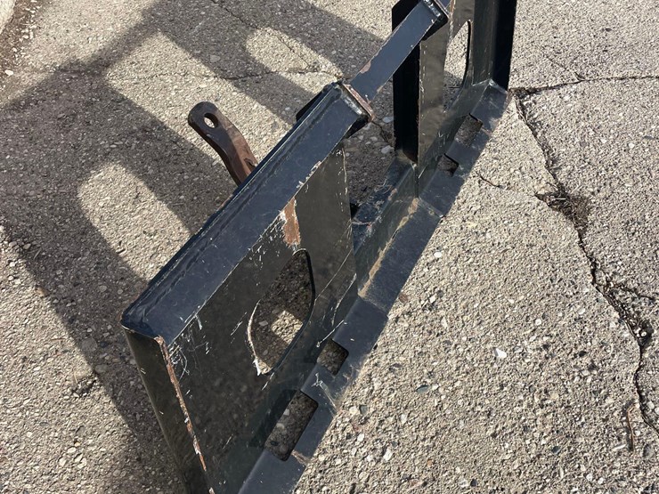 skidloader-quick-tach-receiver-hitch-plate-image-3