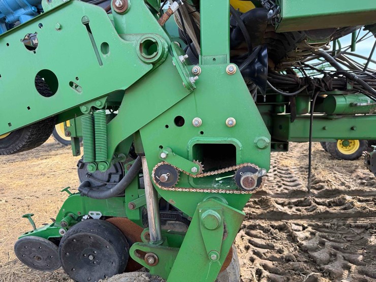 2011-john-deere-1770nt-ccs-image-18