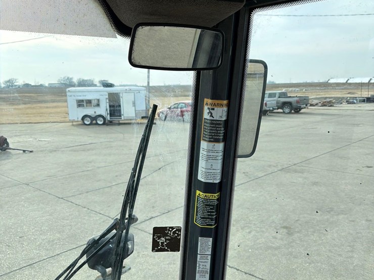 2016-deere-244k-image-42