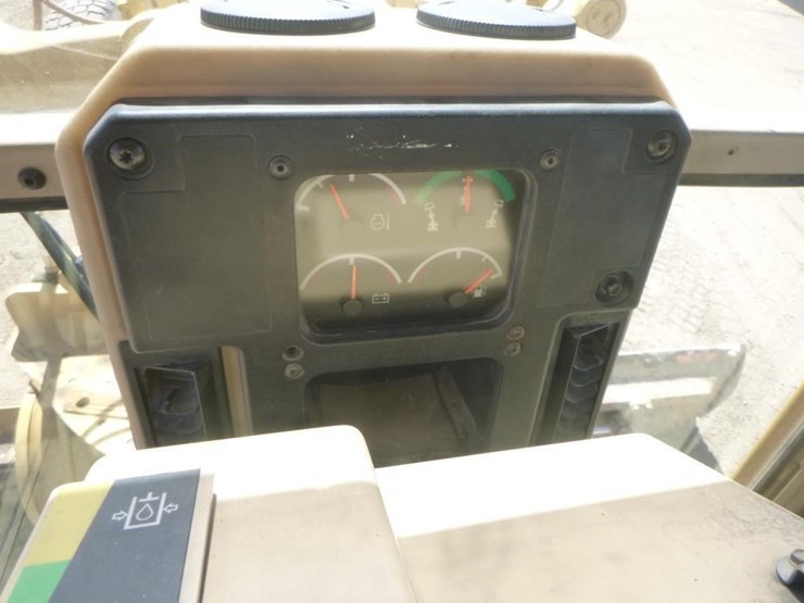 caterpillar-143h-image-30