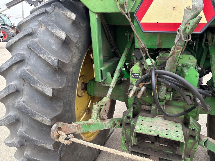 john-deere-4030-image-30