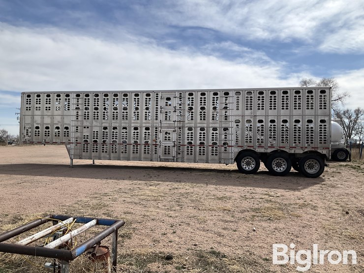 2015-wilson-livestock-trailer-image-7