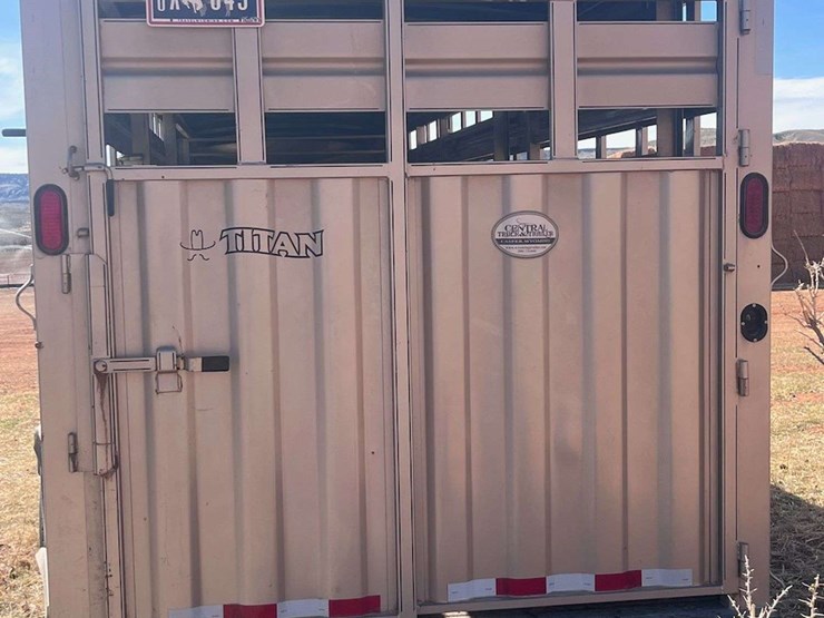 2009-titan-trailer-image-3