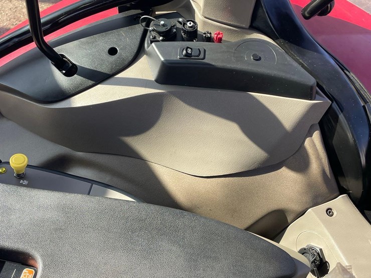 2013-case-ih-l765-image-41