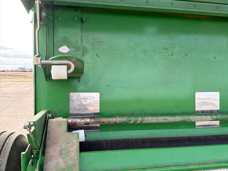 john-deere-568-image-35