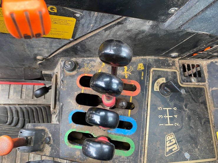 jcb-fast-trac-2140-image-49