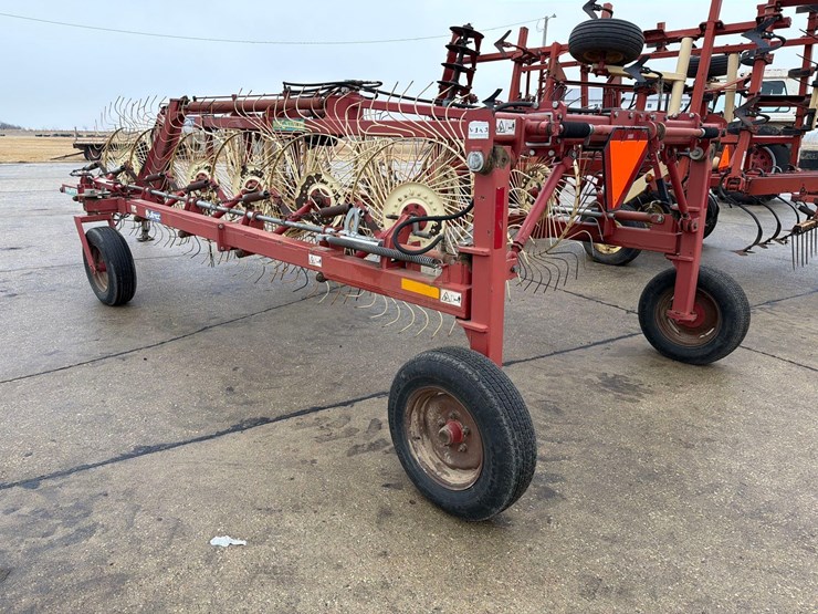 sitrex-magnum-mk-10-12-pull-type-wheel-rake-image-3