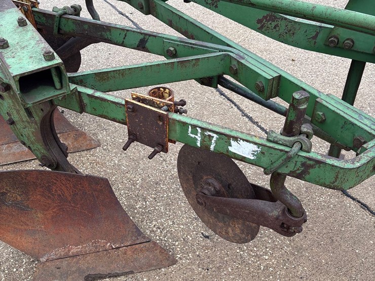 john-deere-4-bottom-plow-image-15