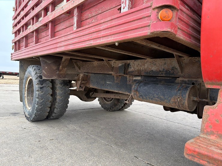 1974-gmc-5000-image-19