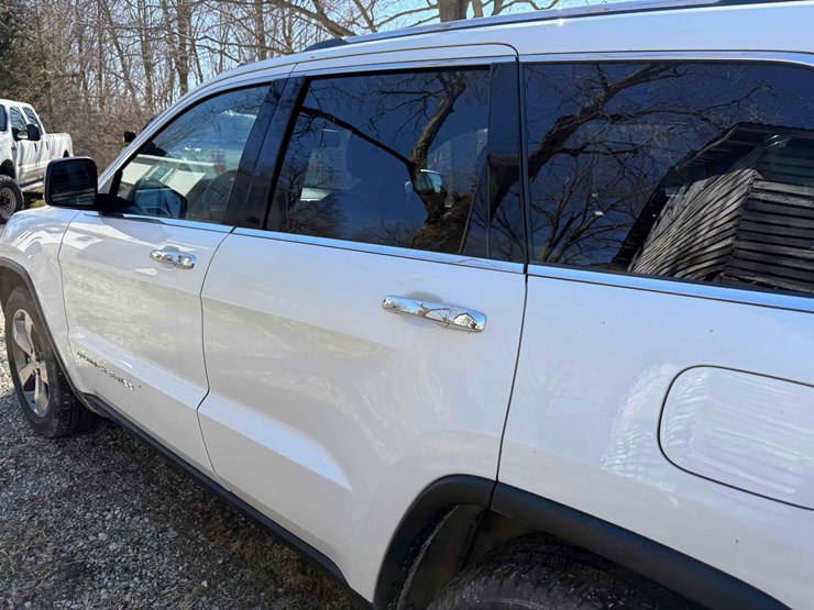 2015-jeep-grand-cherokee-image-16