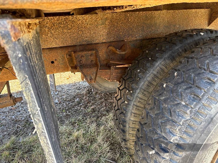 1977-chevrolet-custom-deluxe-image-15