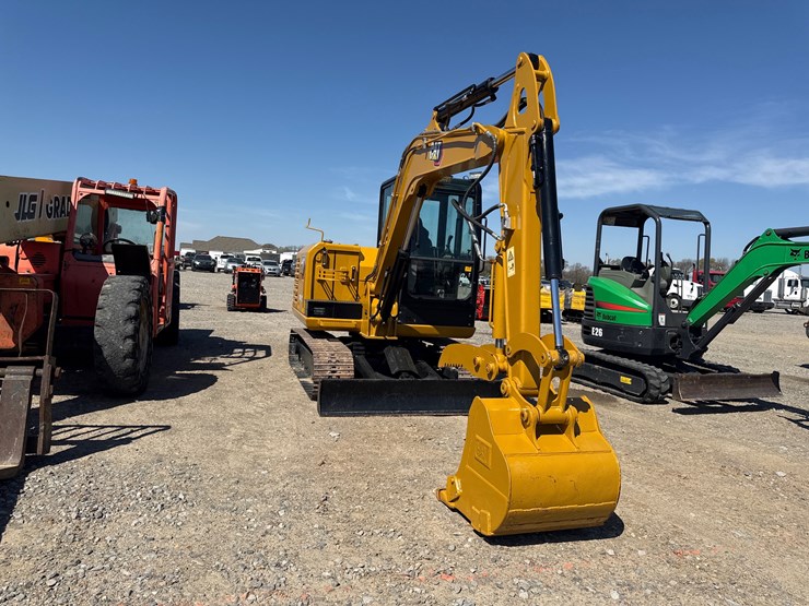 2017-caterpillar-305.5e2-image-2