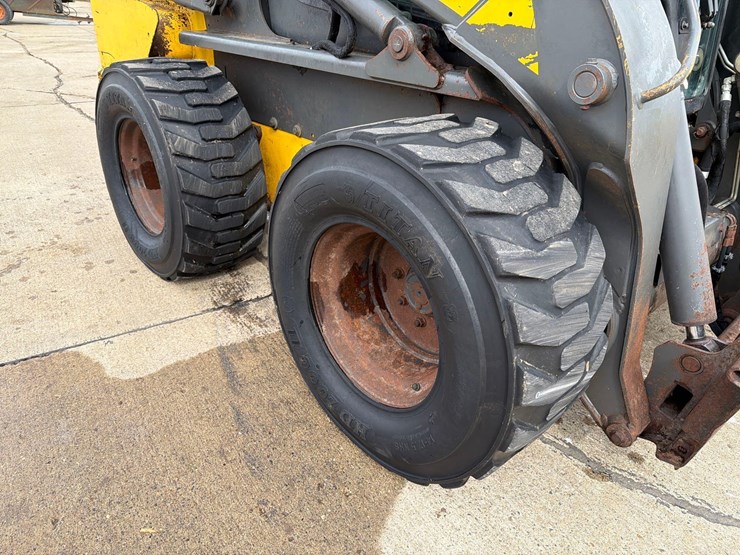 2018-new-holland-l234-image-16