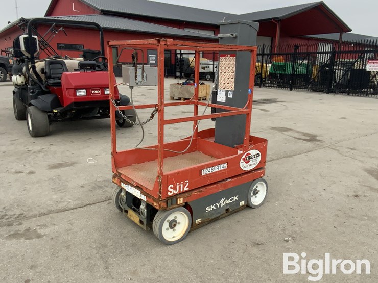 2017-skyjack-sj12-image-1