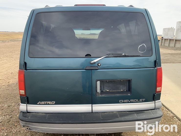 1999-chevrolet-astro-image-12