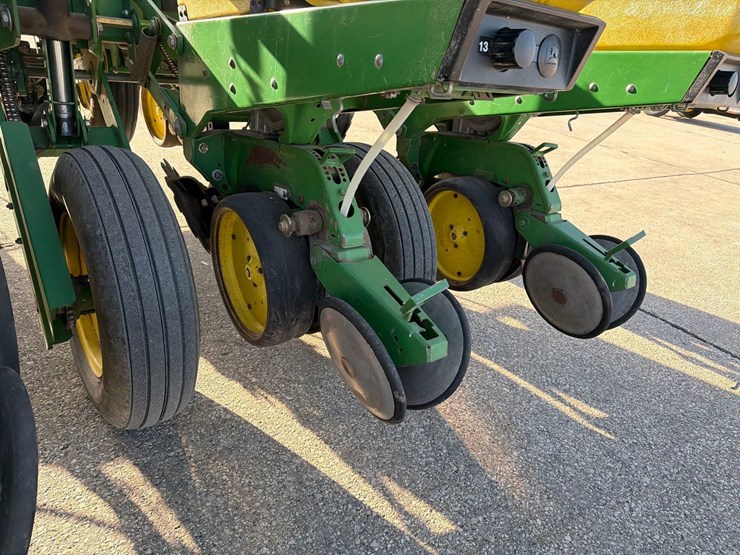 john-deere-7200-image-22