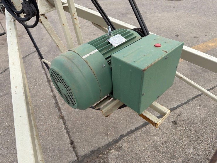 buhler-farm-king-1034-image-10